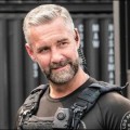Jay Harrington brise � son tour le silence apr�s l'annonce de S.W.A.T. Exiles